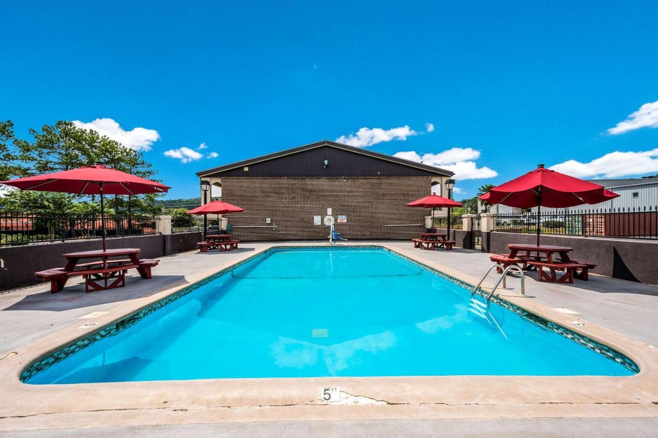 Econo Lodge Inn & Suites University Huntsville Eksteriør billede