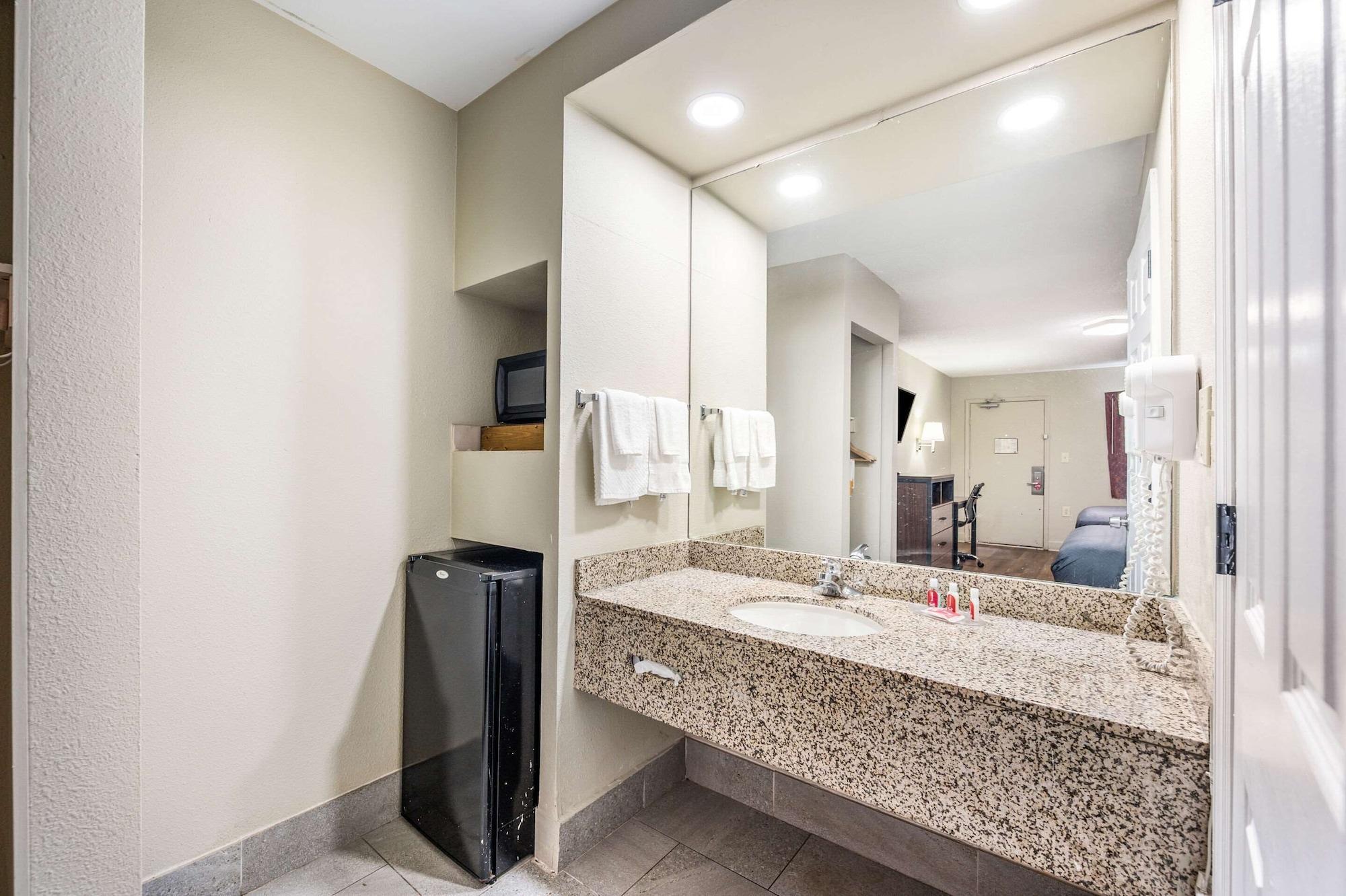 Econo Lodge Inn & Suites University Huntsville Eksteriør billede