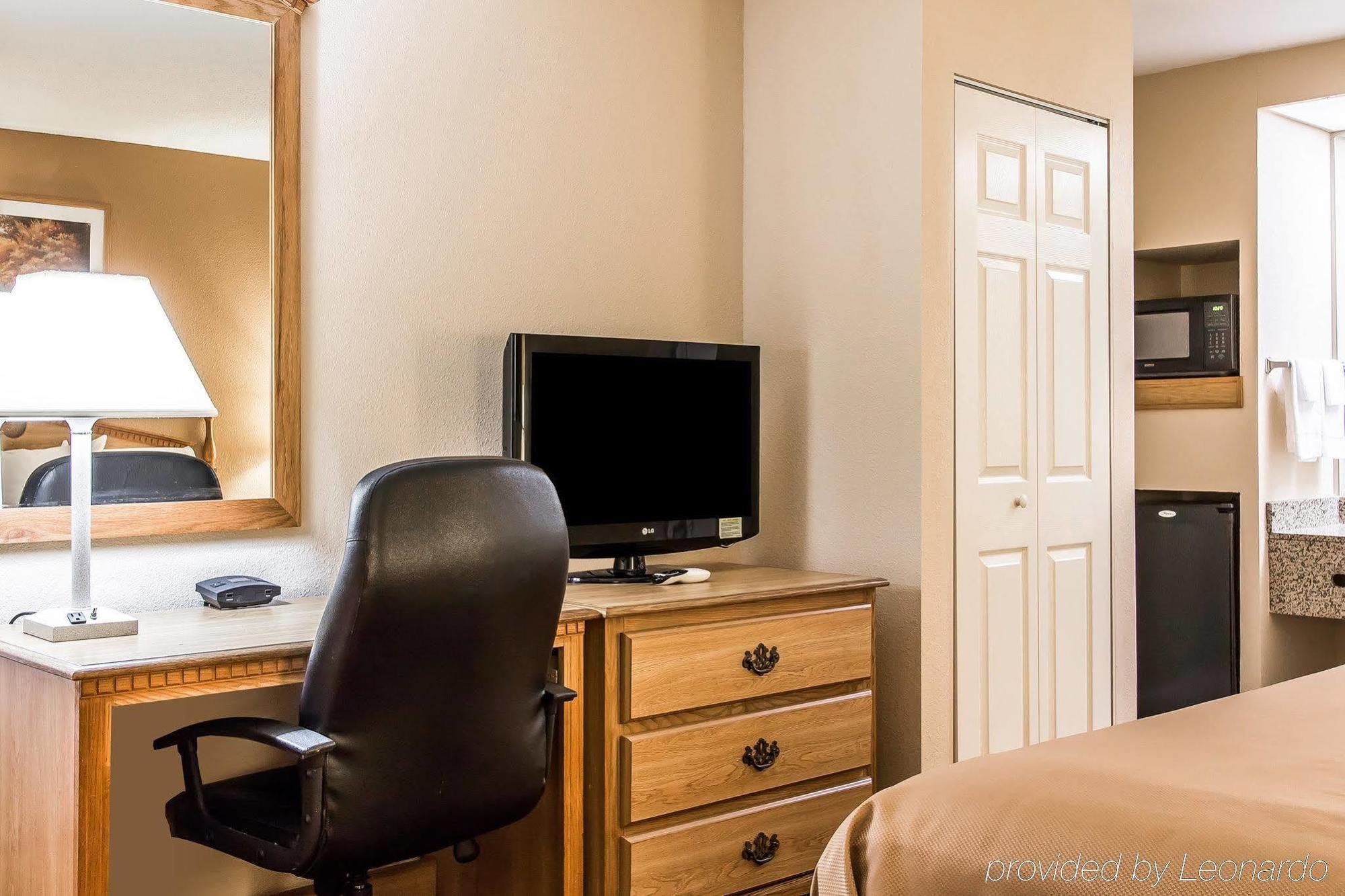 Econo Lodge Inn & Suites University Huntsville Eksteriør billede