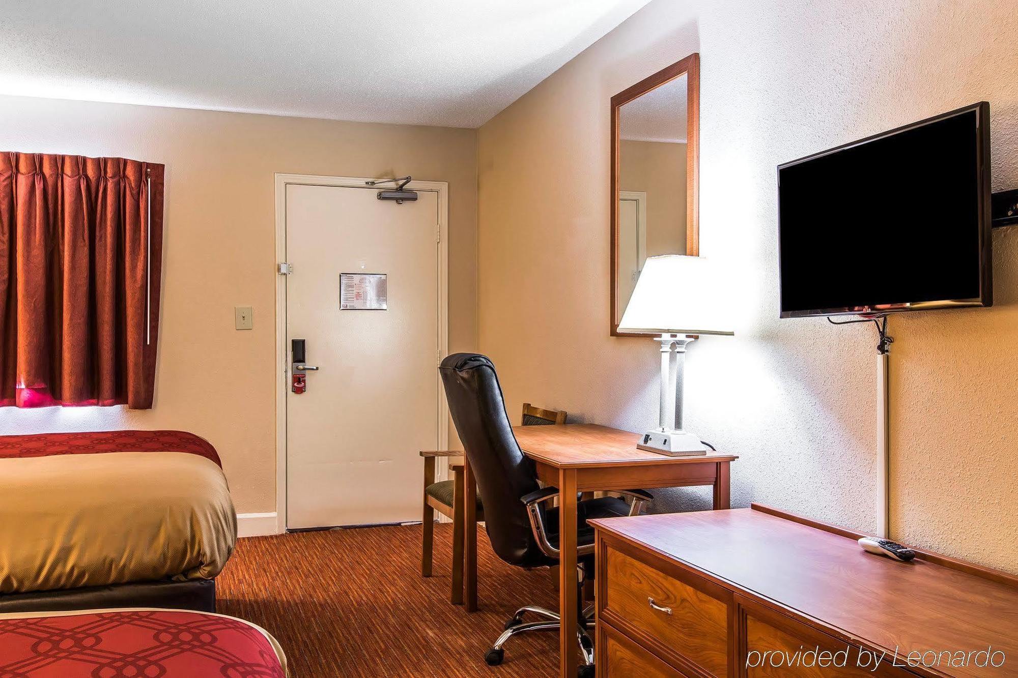 Econo Lodge Inn & Suites University Huntsville Eksteriør billede