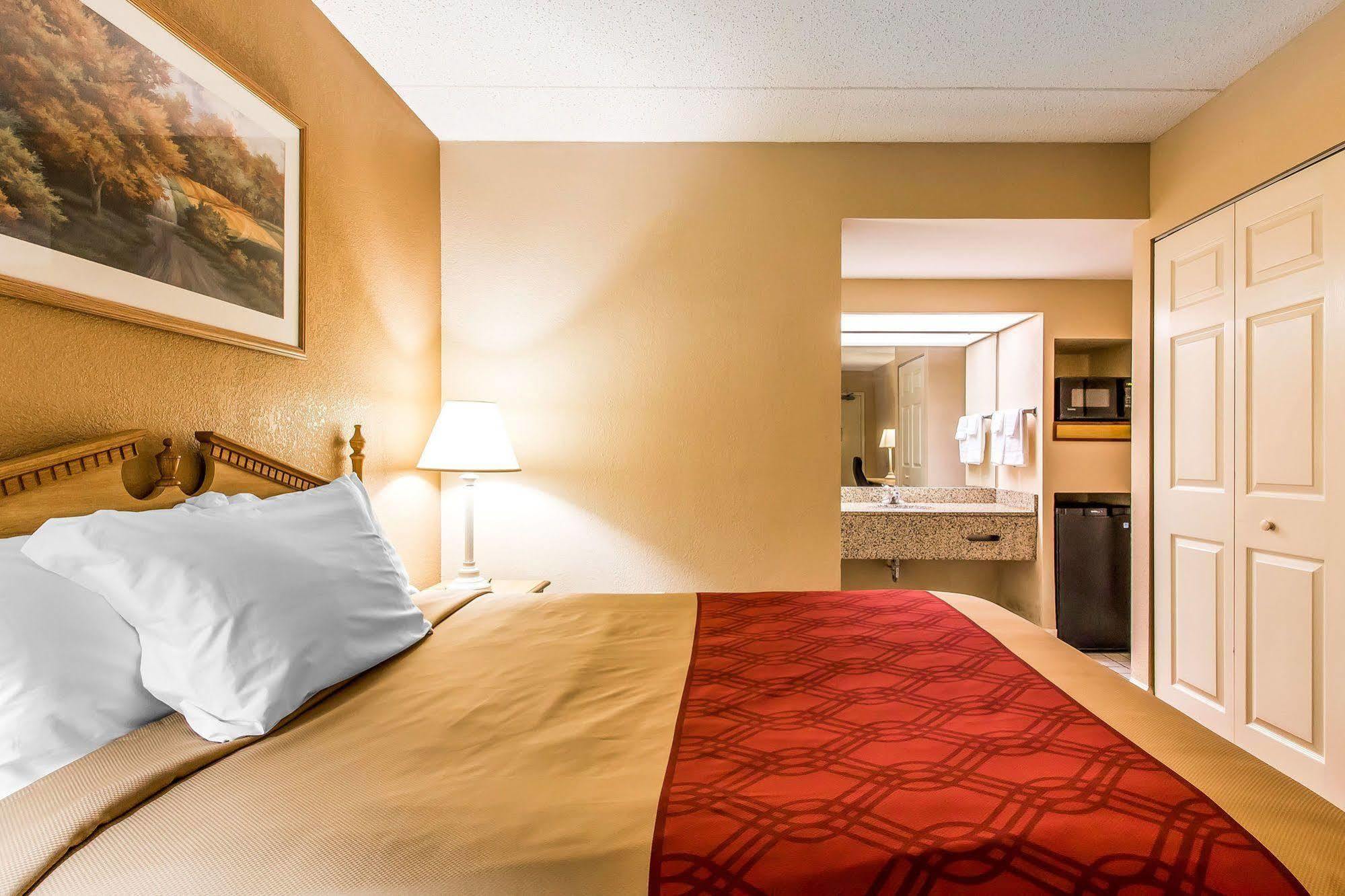 Econo Lodge Inn & Suites University Huntsville Eksteriør billede